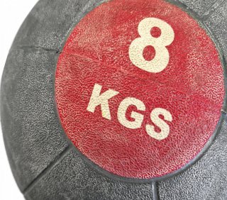 JORDAN medicinball s úchopy 8 kg (červený) - NOVÝ DESIGN - 2. jakost