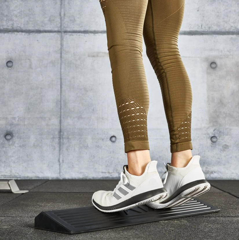 nášlap na dřepy atx