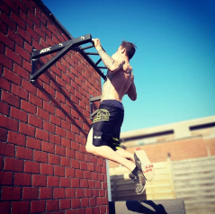 Posilovací hrazda ATX GLADIATOR na shyby na stěnu