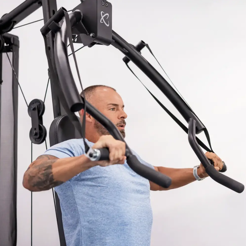 Posilovací stroj CENTR